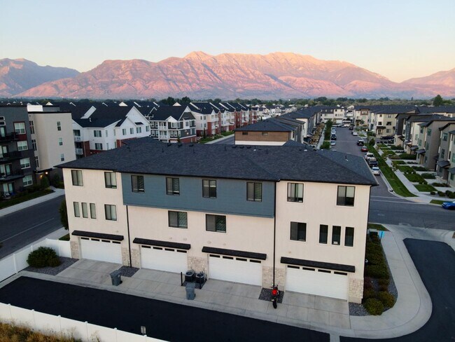 Building Photo - 374 S Willow Leaf Rd