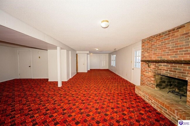 Building Photo - 237 Stratmoor Dr