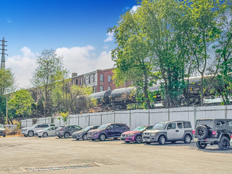 Building Photo - 3554 Sepviva St
