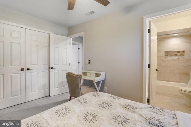 Building Photo - 5101 Redwing Dr