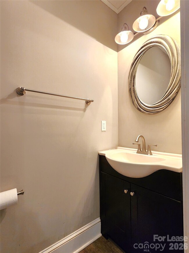 Building Photo - 337 N 9th St