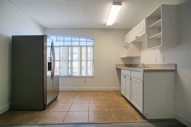 Building Photo - Studio in Davenport now available!
