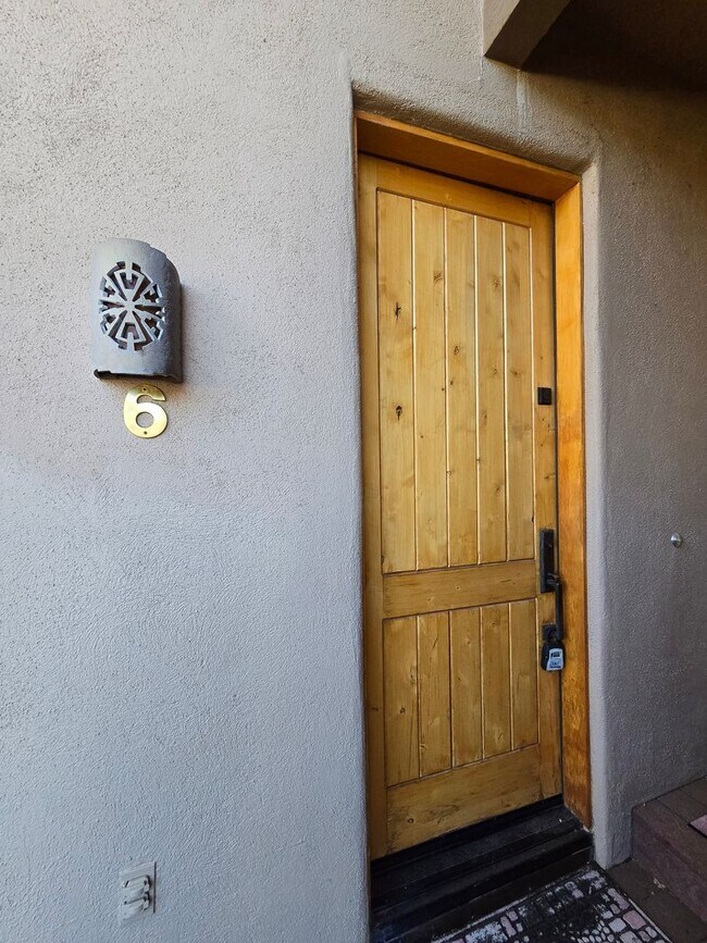 Building Photo - Unfurnished, 1-Year Long-Term Rental