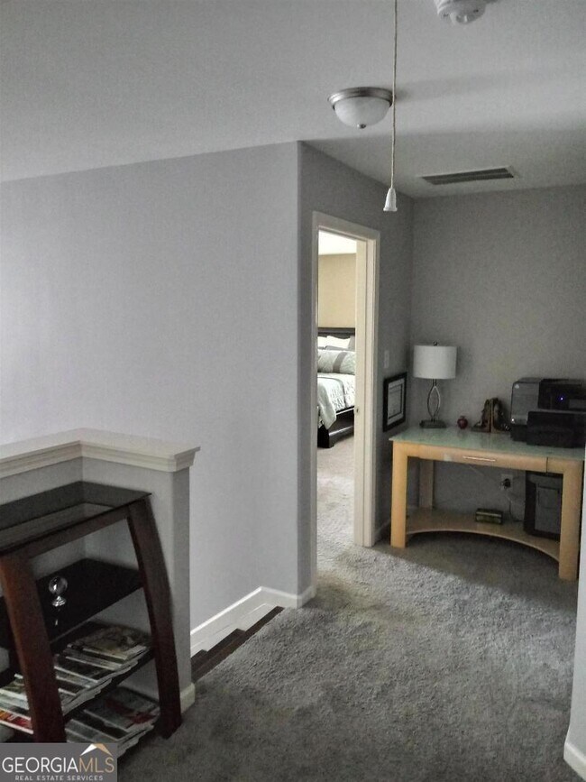Building Photo - 201 Cliffhaven Cir