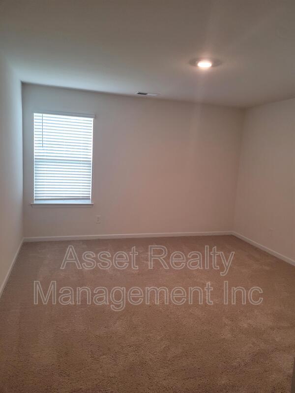 Building Photo - 4714 Willow Bluff Cir