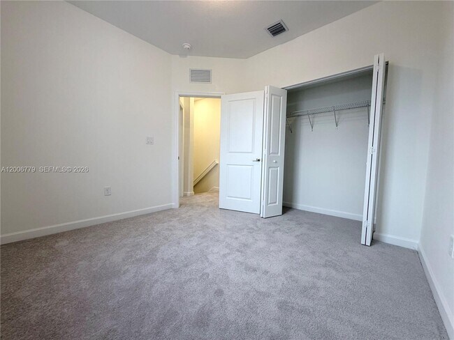Building Photo - 2537 SE 27th Ct