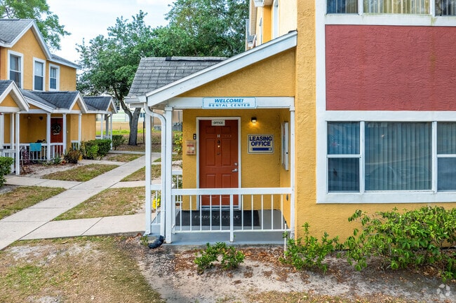 2271 Weston Ln Orlando, FL 32810 - Forest Edge