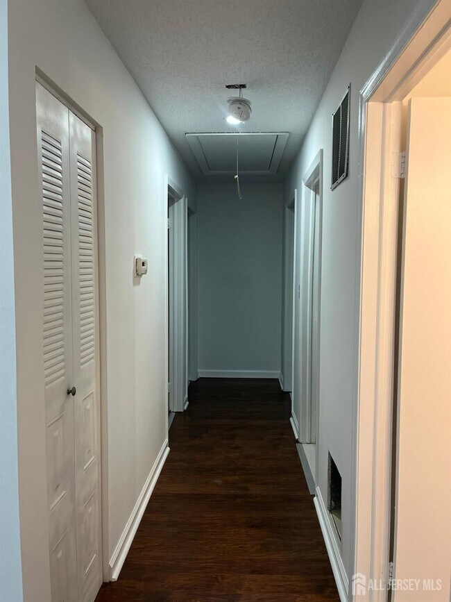 Building Photo - 282 Hampshire Ct