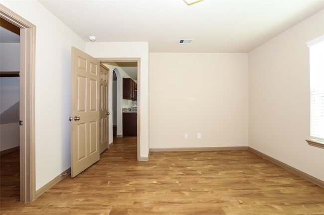 Building Photo - 5307 Long Arbor Ln
