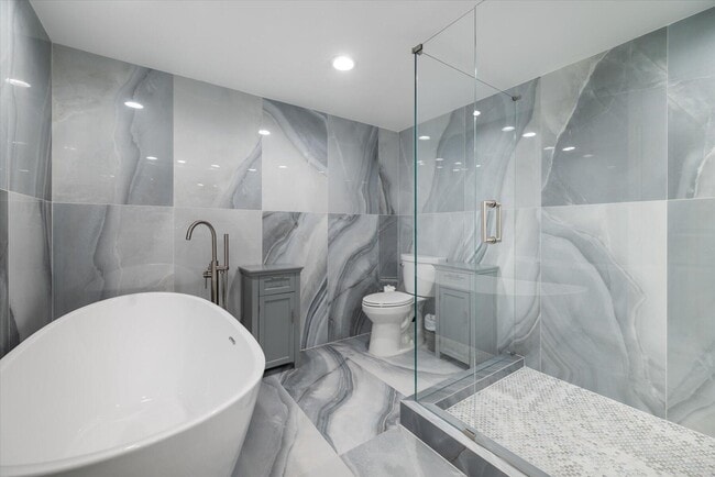 Building Photo - 13400 Polo Rd W