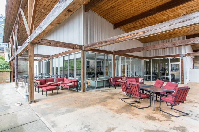 Building Photo - 659 Auburn Ave NE