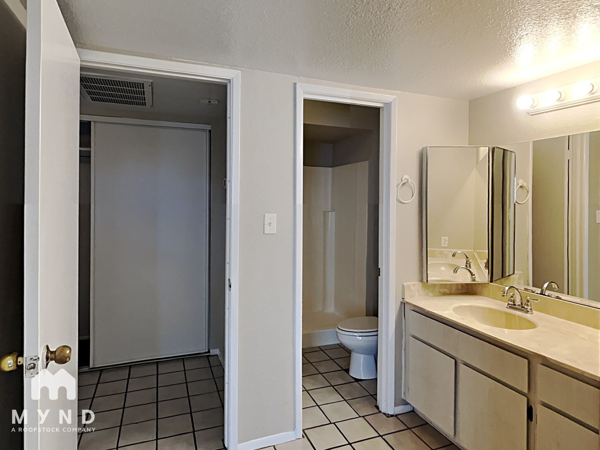 Building Photo - 8343 N 59th Dr