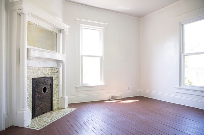 Building Photo - 98 N Lancaster St