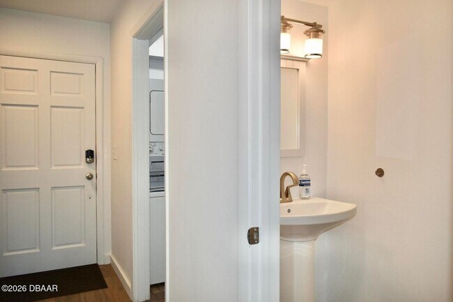 Building Photo - Furnished Townhome In Ponce Inlet!