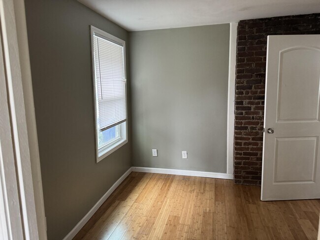 Building Photo - 633 Ohio St