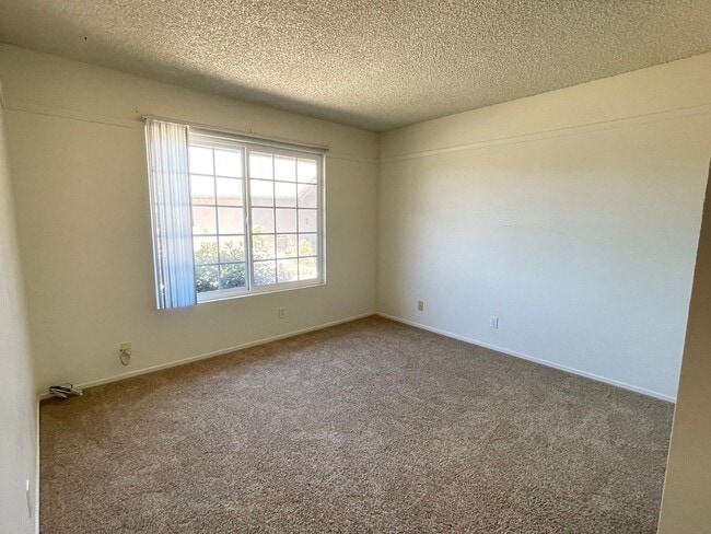 Building Photo - Single Story Southside Home Close to Vande...