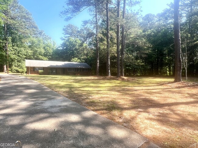 Building Photo - 551 Racetrack Rd