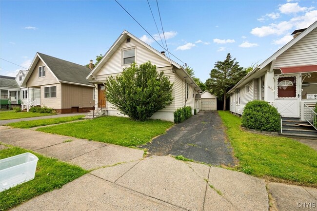Building Photo - 1410 Fincke Ave