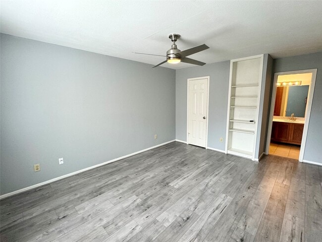 Building Photo - 14600 Fonmeadow Dr