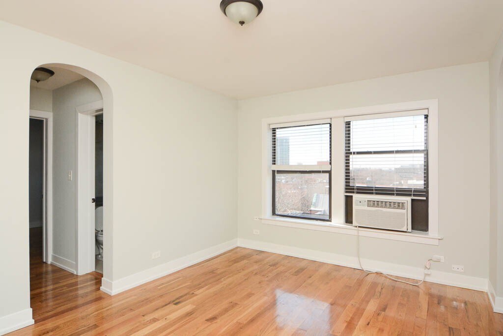 Building Photo - 562 W Arlington Pl