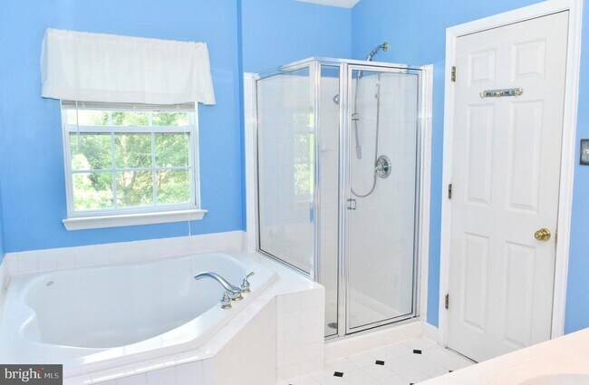 Building Photo - 7005 Cradlerock Farm Ct