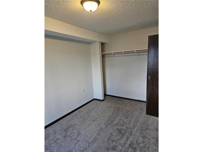 Building Photo - 808 Hills Ave