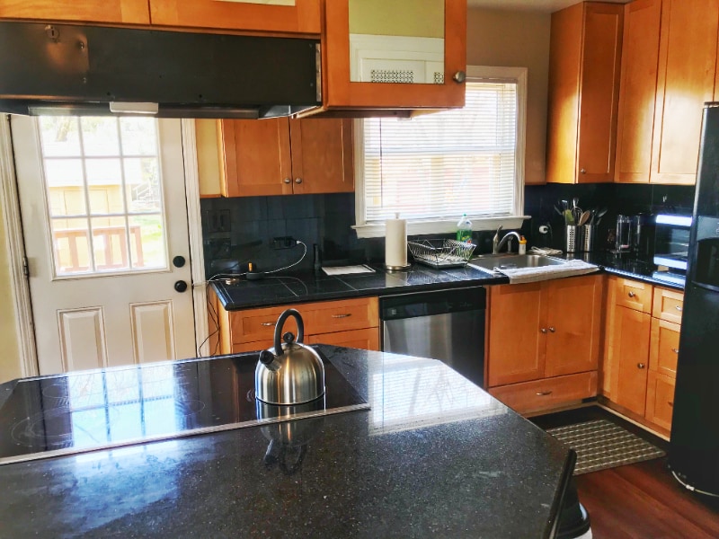 Building Photo - 983 Lester Ave