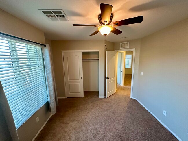 Building Photo - 9341 W Pearblossom Sky Ave