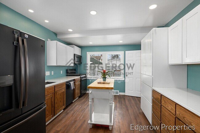 Building Photo - 1640 Wendler Ave SW