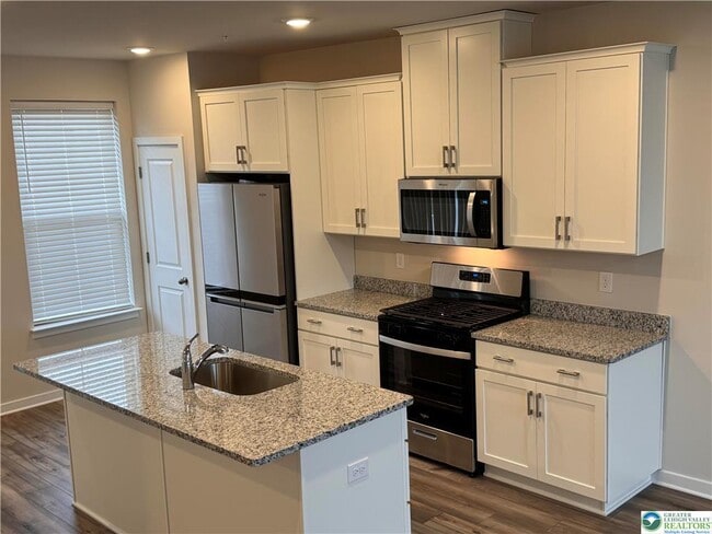 Building Photo - 7634 Clayton Ave