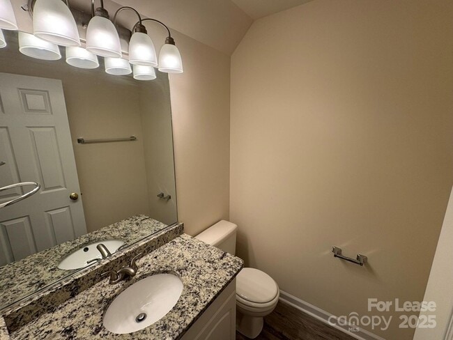 Building Photo - 6610 Cedar Cliff Dr