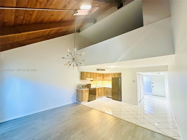 Building Photo - 33 Deer Creek Rd