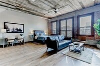 Building Photo - 2205 McKinney St
