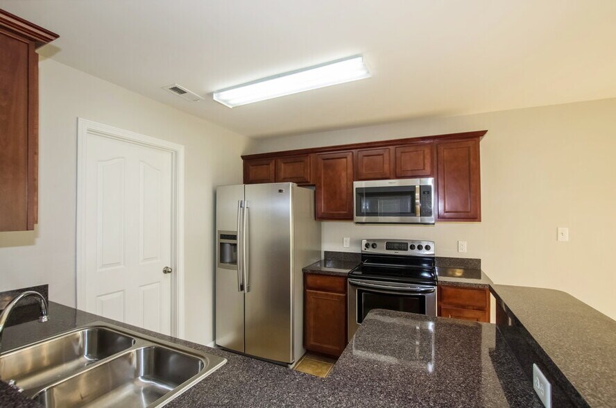 Building Photo - 9332 Macquarie Ln