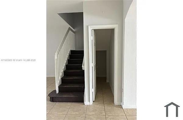 Building Photo - 2704 SE 15th Pl