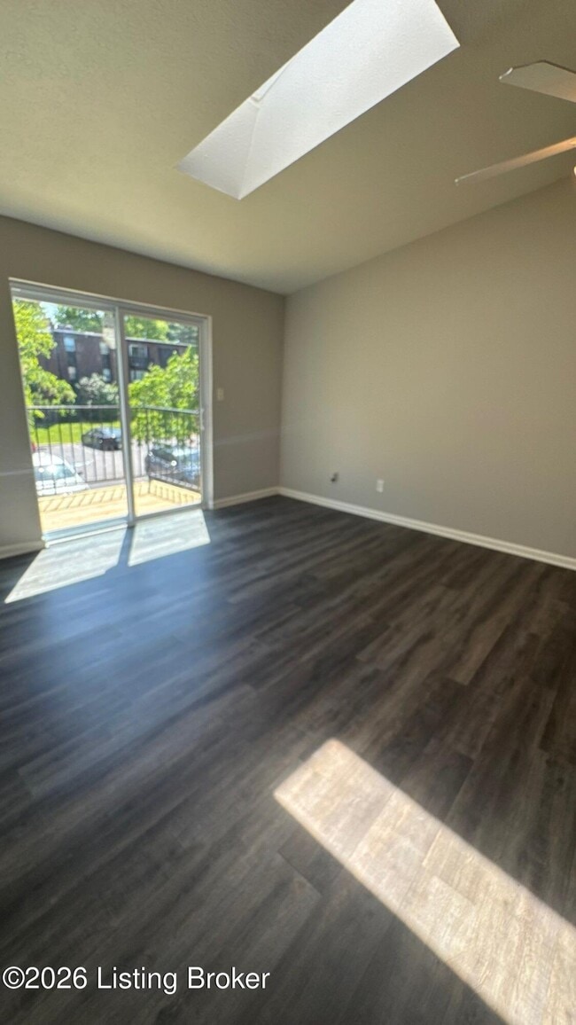 Building Photo - 6512 Six Mile Ln