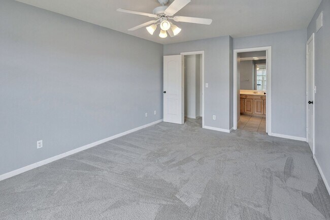 Building Photo - Turnberry Ridge – 3 Bedroom, 2.5 Bath Zero-Lot Home with 2-Car Garage