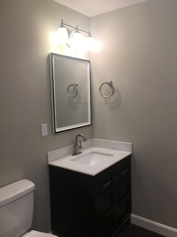 Building Photo - 320 E Main St