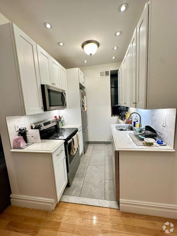 Building Photo - 3 bedroom in New York NY 10128