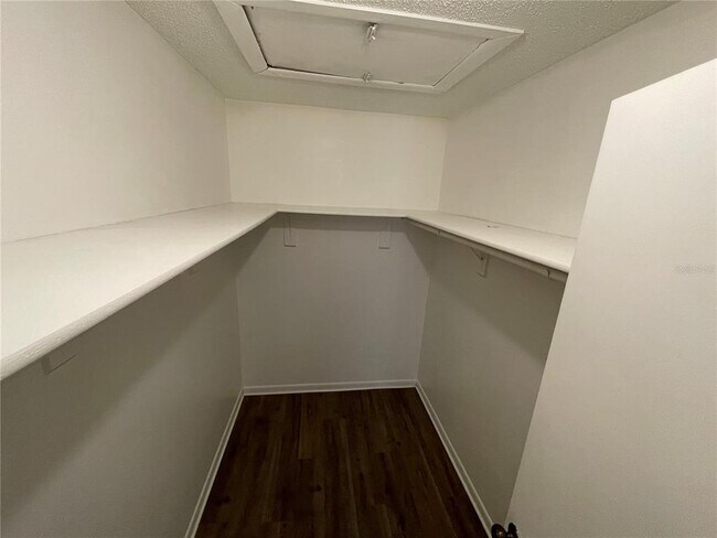 Building Photo - 750 Zella Ln