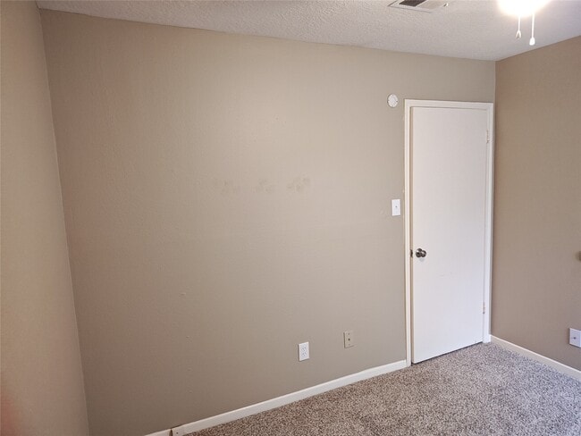 Building Photo - 11514 Meadow Ln