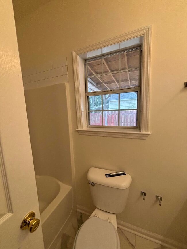 Building Photo - 181 Shelby Dr