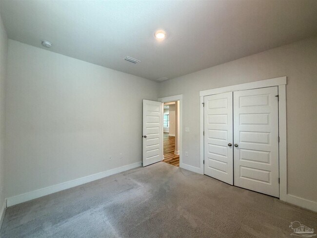 Building Photo - 220 Camellia Dr