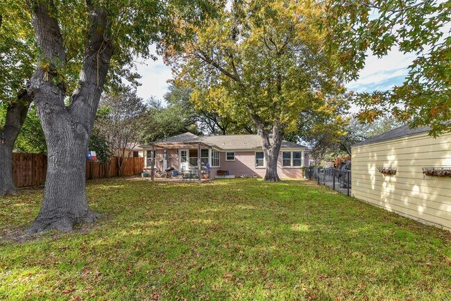 Building Photo - 3605 Park Ridge Blvd