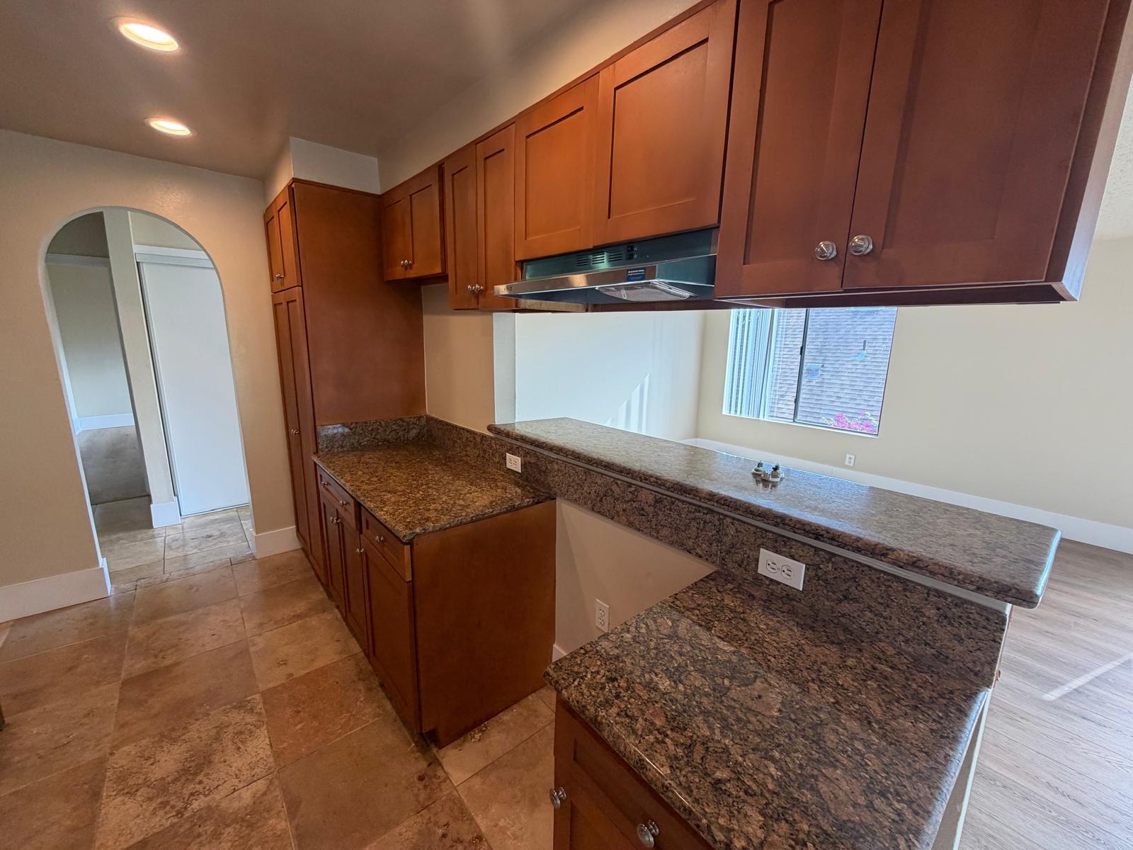 Building Photo - 1760 Temple Ave