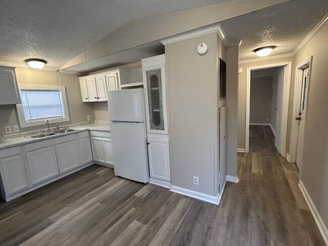 Building Photo - 38 White Oak Village