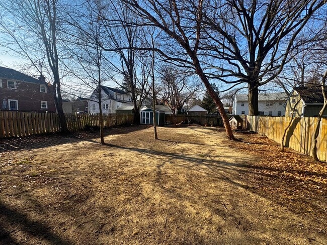 Building Photo - Beautiful and Spacious 4BD 2BA Single-Family Home in Arlington Heights