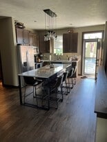 Building Photo - 236 E Residence Pl