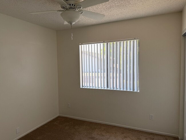 Building Photo - Newly Remodeled 3 Bedroom, 2 Bath Condo wi...
