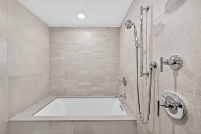 Building Photo - 100 Eton Row